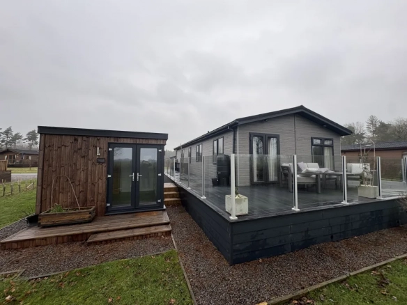 Prestige Maple lodge